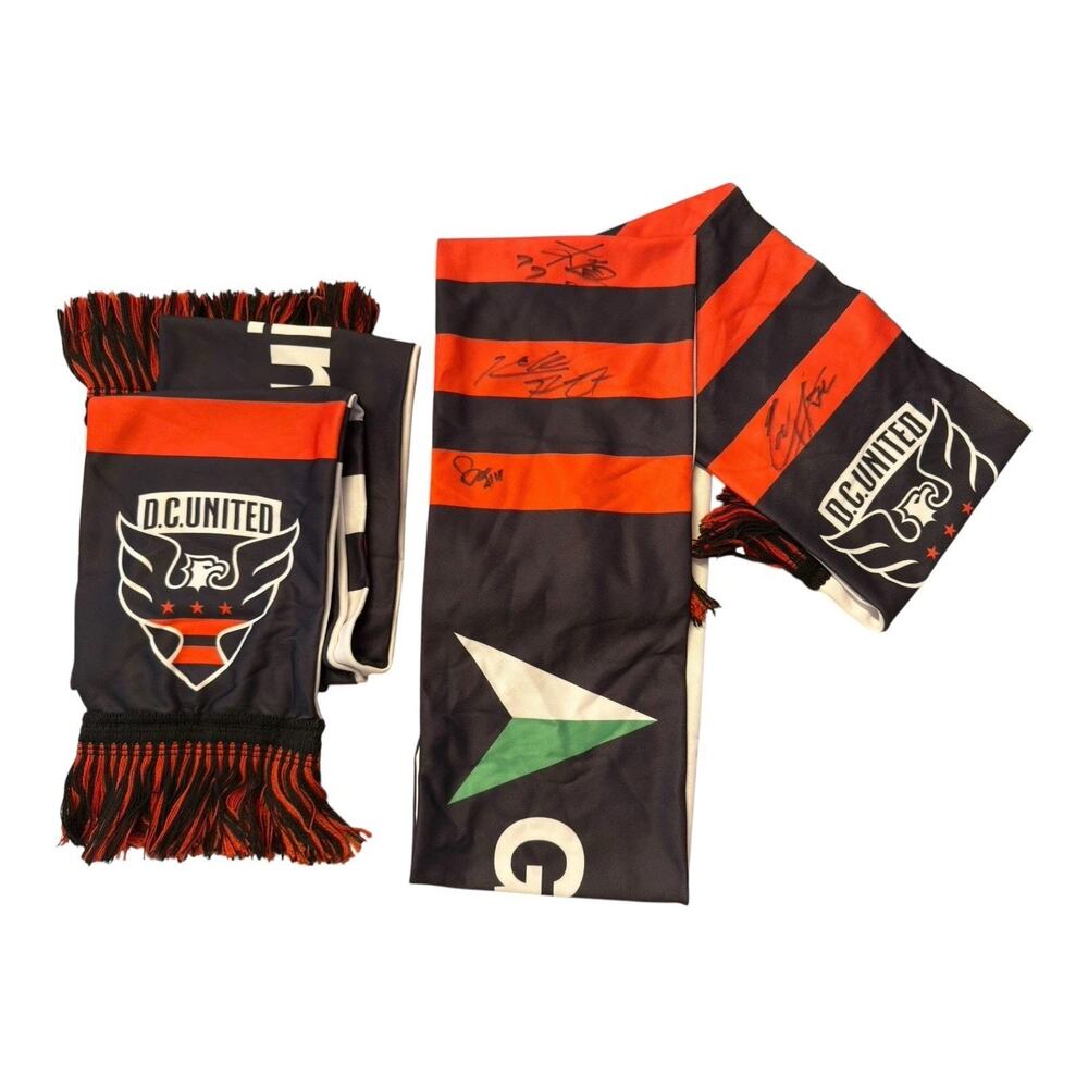SIGNED D.C. United Old Logo Scarf (Major League Soccer MLS Screaming Eagles) DC
